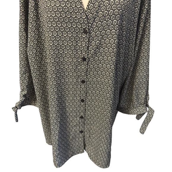 Catherines Black White Floral Blouse 4X Button Front Tie Sleeve Top - Picture 3 of 9